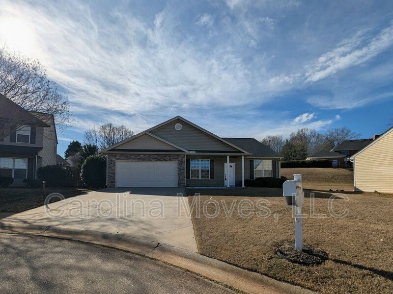 Greer House: 124 Bascom Court