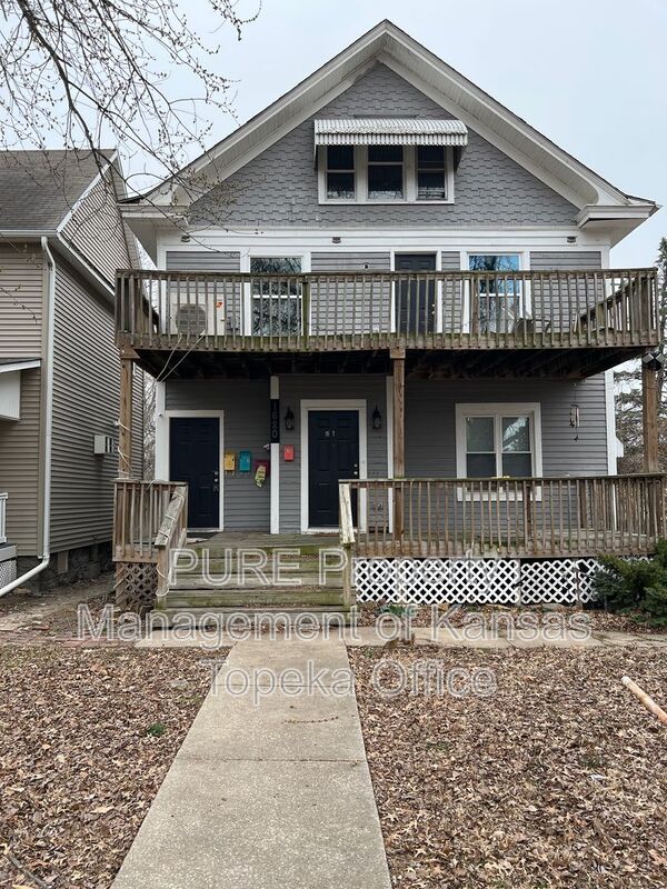 Topeka House: 1620 SW College Ave.