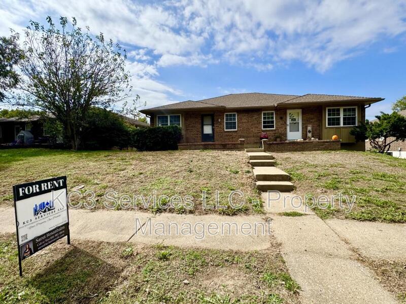 Blue Springs Condo: 1023 SW Kingscross Rd