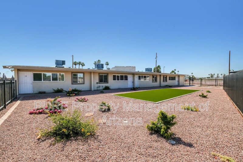 Phoenix Condo: 2101 W Heatherbrae