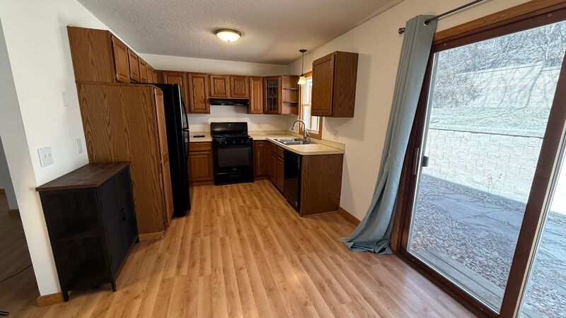 Rockford Condo: 8627/8635 Woodlawn Dr