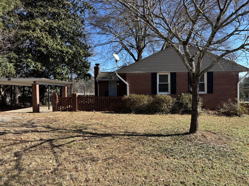 Marietta House: 104 Yancy Dr SE