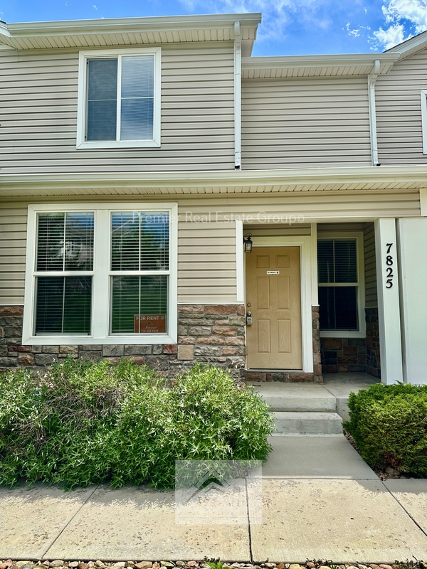 Fountain Condo: 7825 Sandy Springs