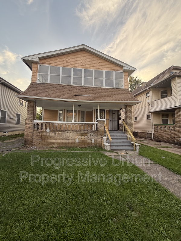 Cleveland Condo: 3346 East 134th Street - Upstairs