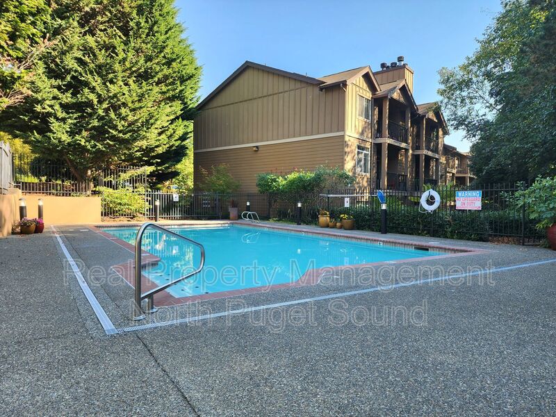 Bothell House: 18930 Bothell-Everett Hwy