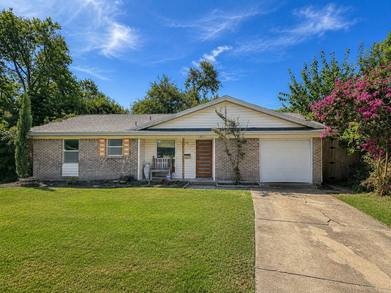 Richardson House: 1300 Timberlake Circle