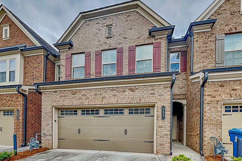 Lawrenceville House: 232 Braemore Mill Dr