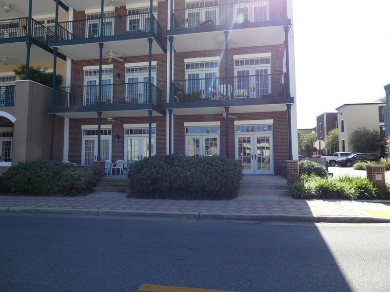 Pensacola Condo: 415 E. Romana St.