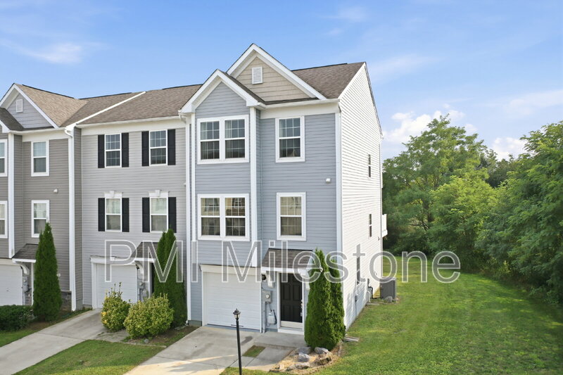 Martinsburg Townhome: 100 Bertelli Ct