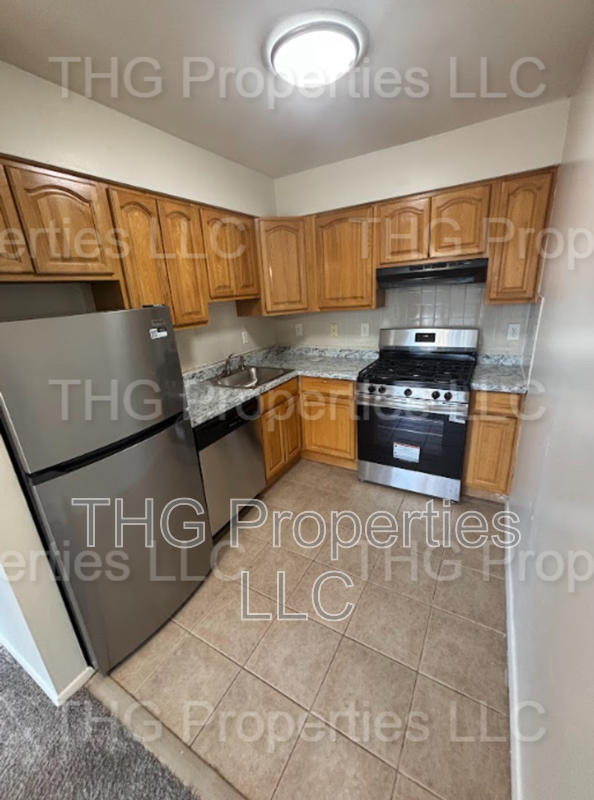 Mahwah Condo: 405 FRANKLIN TPKE