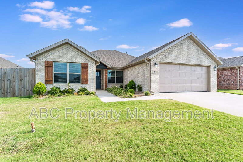 Bentonville House: 410 Citation Street