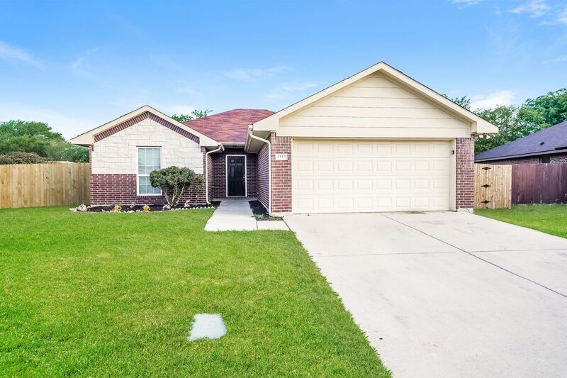 Fort Worth House: 3113 Royal Crest Dr