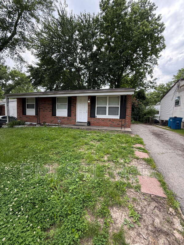 Saint Louis House: 10435 Castle Drive