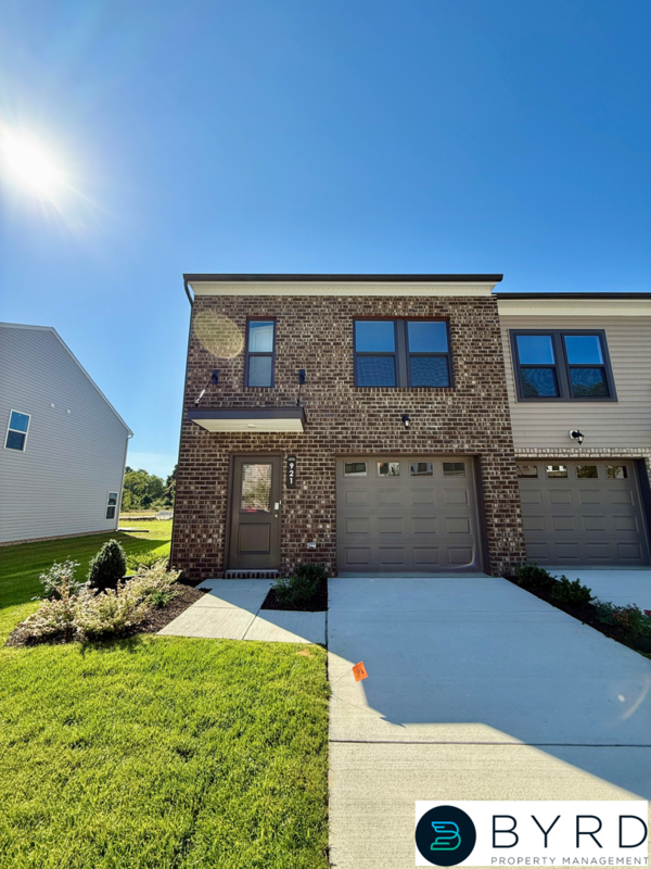Henrico Townhome: 921 Encore Autumn Lane