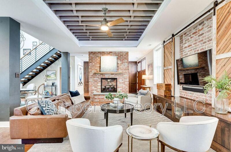 Washington House: 1420 Paloma Way NW