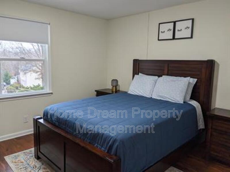 Stafford House: 11 Endicott Lane