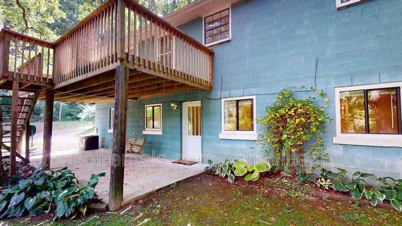 Swannanoa Condo: 422 Old Buckeye Cove Rd