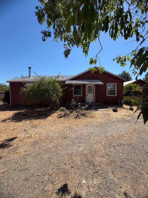 Ukiah House: 3851 Eastside Calpella Rd