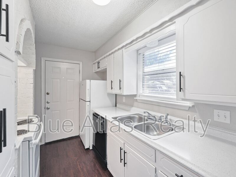 Arlington Townhome: 1908 Nolen Court - B