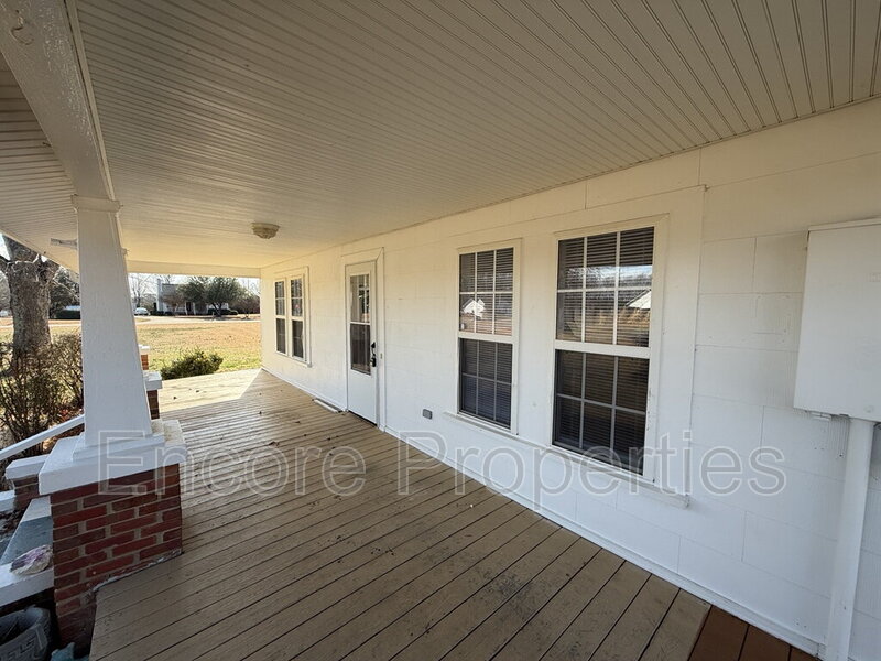 Willow Spring House: 1500 Money Penny Ct