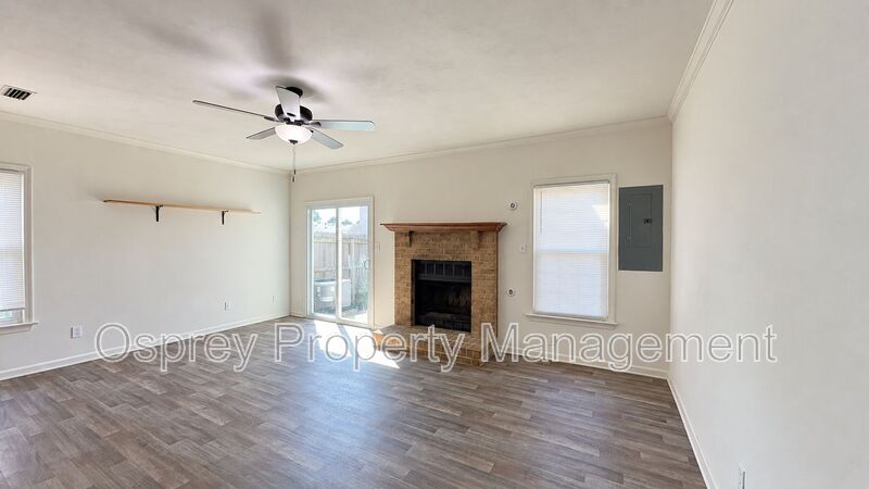 End-Unit 3 Bedroom Townhome!  - Photo 8