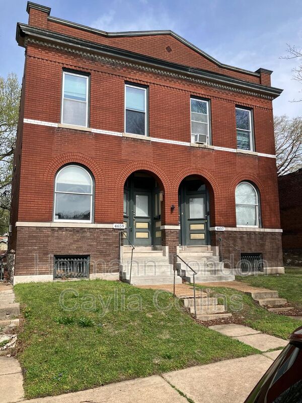 Saint Louis House: 4657-4659 Idaho Ave