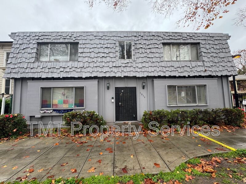 Sacramento House: 1816 F St
