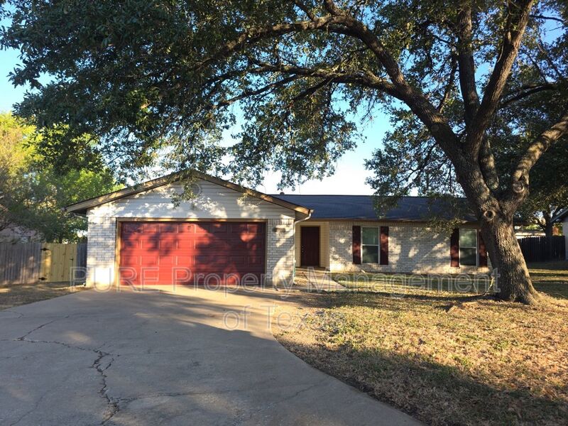Elgin House: 304 McClendon Dr