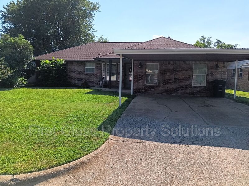 Moore House: 1205 S Howard Ave