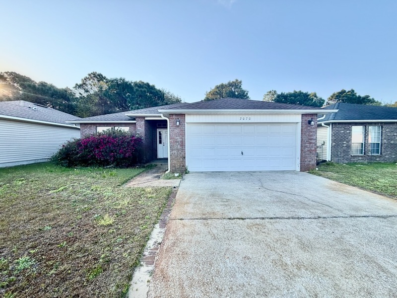 Navarre House: 2070 Catline Circle