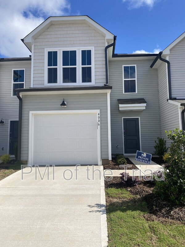 Jamestown Townhome: 4006 Beckton Trail