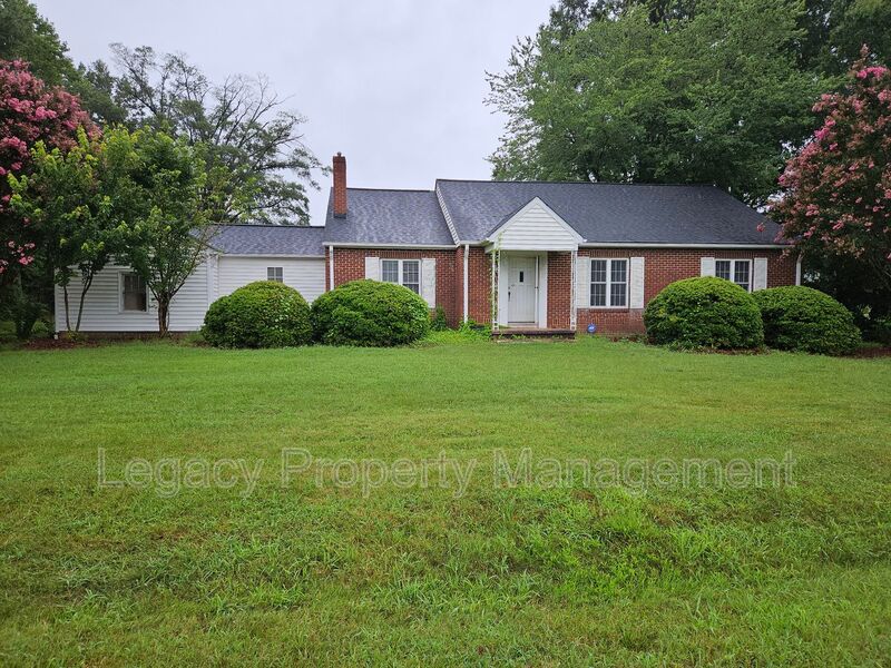 Kernersville House: 1425 Union Cross Rd