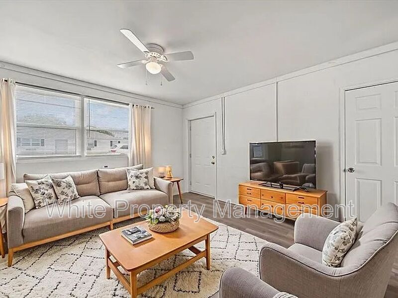 Chester Condo: 200 York Street