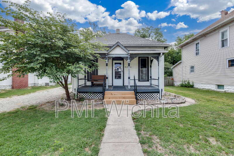 Wichita House: 514 S Fern Ave
