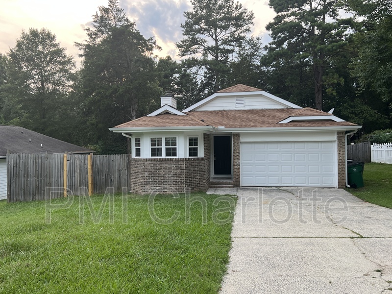 Charlotte House: 9007 Vicksburg Rd