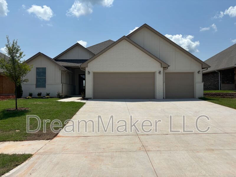 Norman House: 3026 Hollow Crest Lane