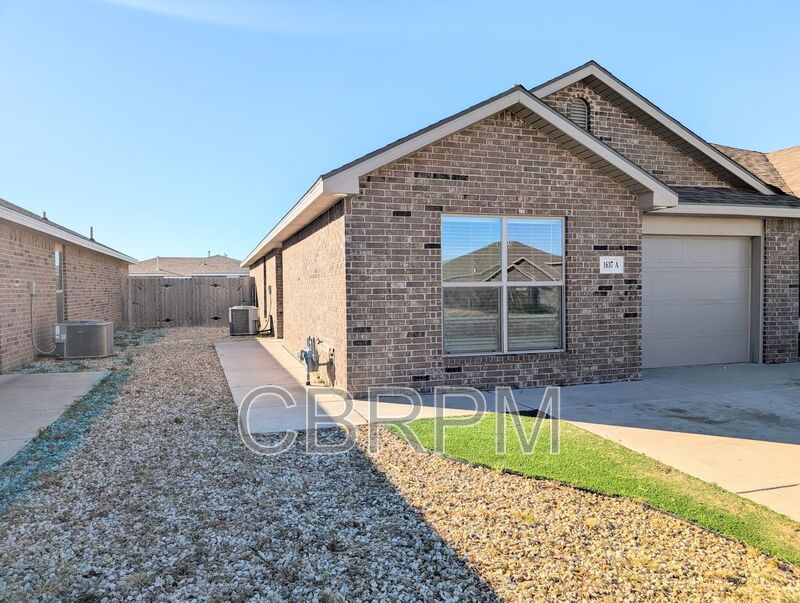 Lubbock House: 1637 133rd Street