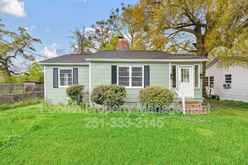 Mobile House: 206 Pinehill Drive