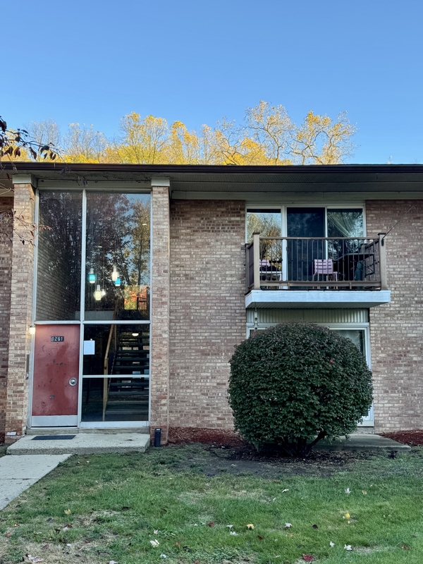 Ann Arbor Condo: 1261 Island Drive