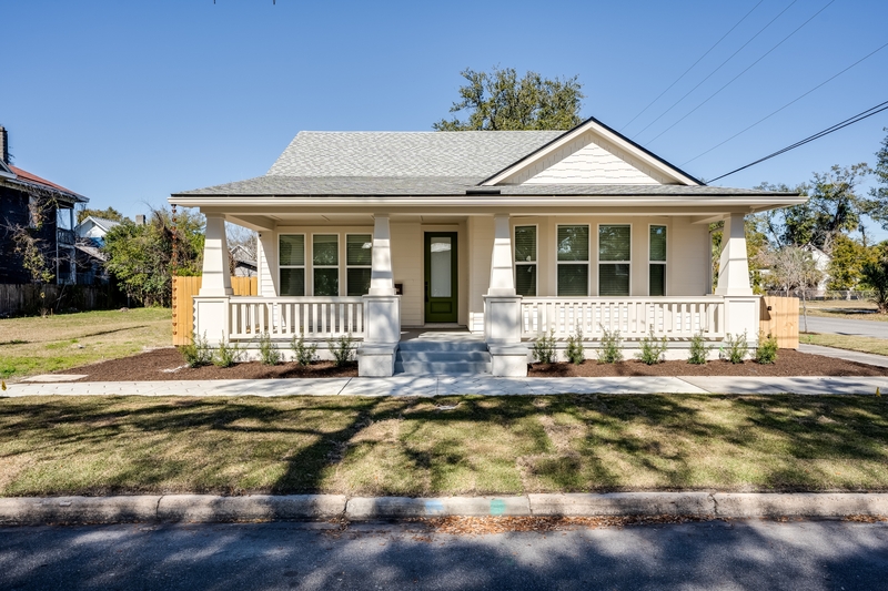 Jacksonville House: 451 East 7th Street