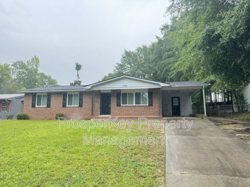 Columbus House: 1526 Barcelona Dr