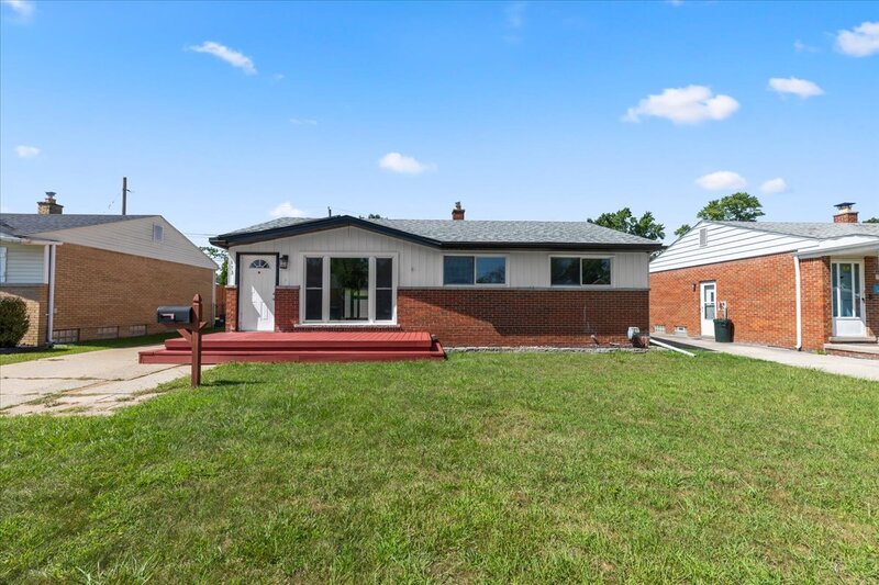 Garden City House: 153 Ross Street