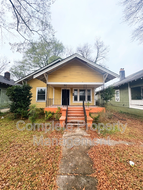 Birmingham House: 608 Fulton Avenue Southwest