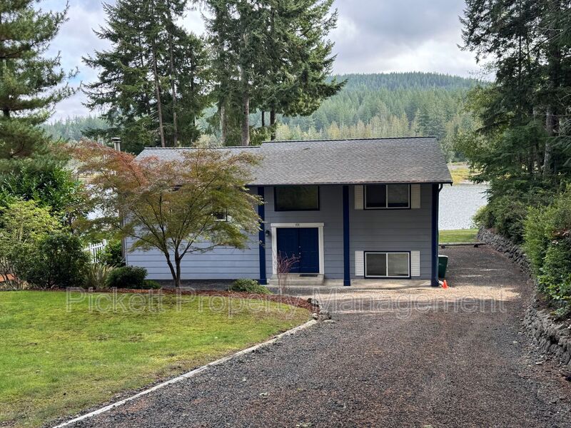 Bremerton House: 414 Kingsway NW