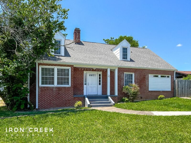 Asheville House: 21 Brevard Road