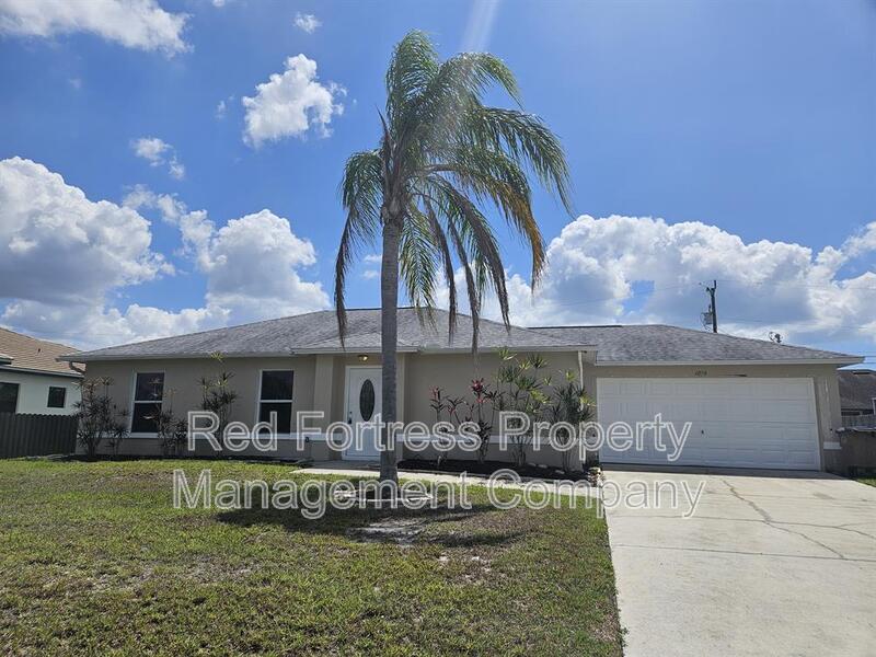 Cape Coral House: 1814 SW 42nd St