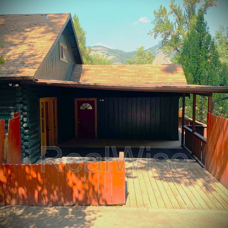 Grants Pass House: 4550 Rogue River Hwy