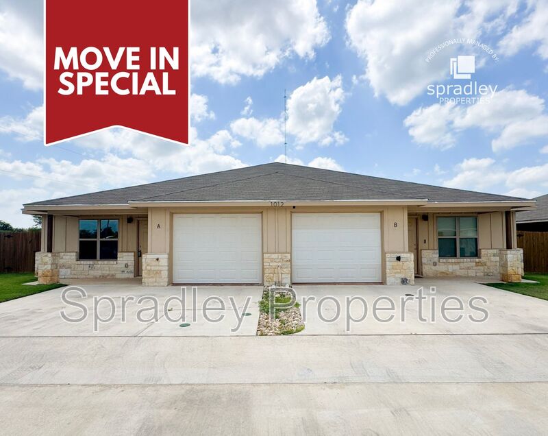 Belton Townhome: 1008A San Saba Ct