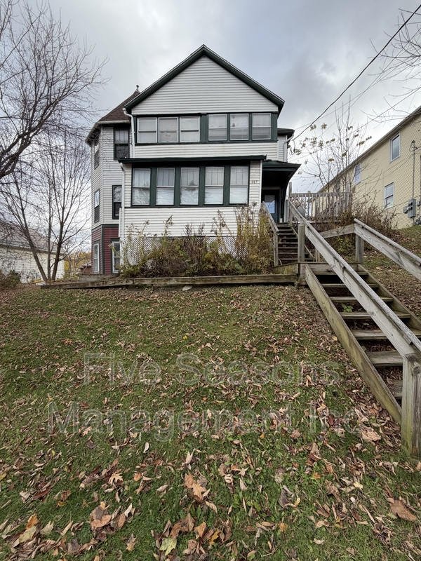 Burlington Condo: 465-467 Colchester Avenue - 2