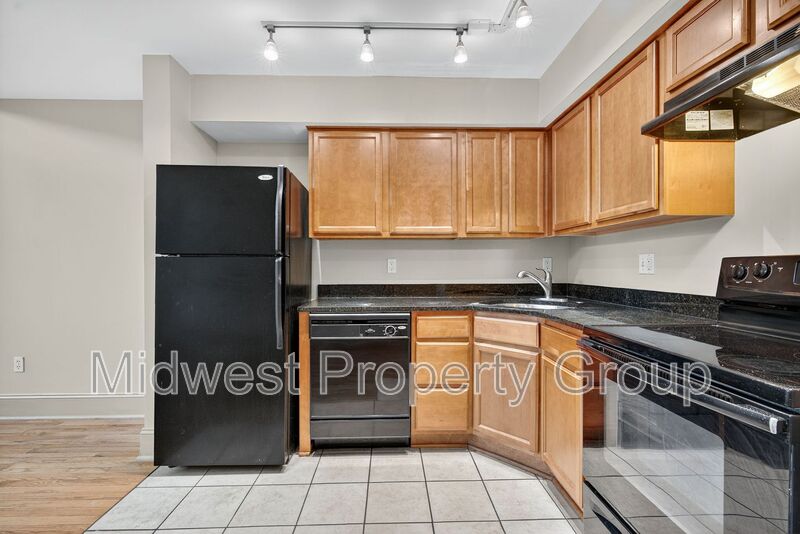 St. Louis House: 4244 Chouteau Avenue